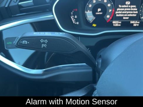 Used 2025 Audi Q3 2.0T Premium w/ Convenience Package image 16