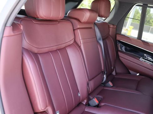 Used 2023 Land Rover Range Rover SE AWD/4WD image 12