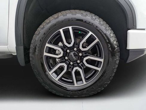 Used 2026 GMC Sierra 1500 AT4 w/ AT4 Premium Package AWD/4WD image 10