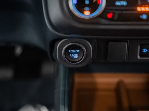 Certified 2024 Ford Maverick Lariat image 30