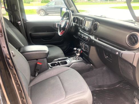 Used 2018 Jeep Wrangler Unlimited Sport S AWD/4WD image 10