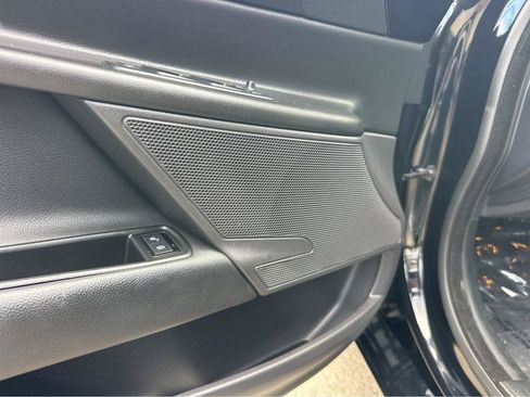 Used 2017 Jaguar XE RWD image 34