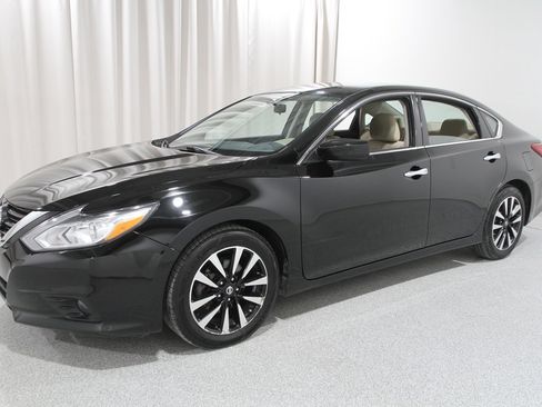 Used 2018 Nissan Altima 2.5 SV image 3