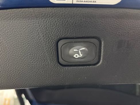 Used 2020 Ford Edge Titanium w/ Class II Trailer Tow Package AWD/4WD image 25
