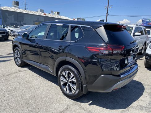 Used 2023 Nissan Rogue SV FWD image 7