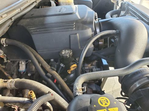 Used 2011 Cadillac Escalade 2WD image 40