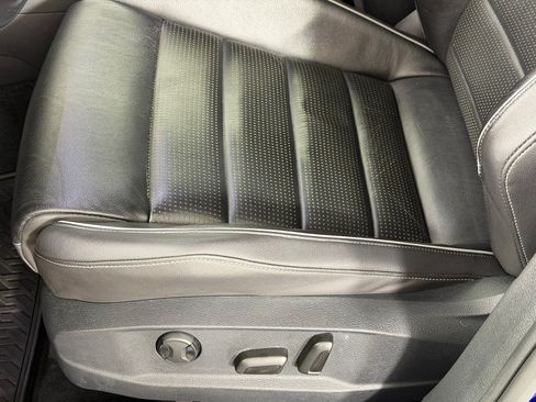 Used 2018 Volkswagen Golf R 4-Door AWD/4WD image 15