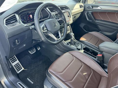 Used 2022 Volkswagen Tiguan SEL R-Line image 5