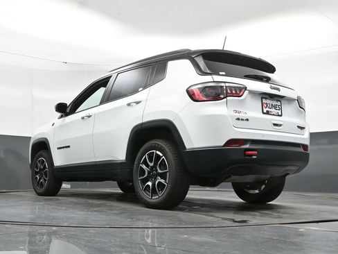 Used 2025 Jeep Compass Trailhawk AWD/4WD image 50