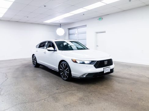 Used 2023 Honda Accord Touring image 25