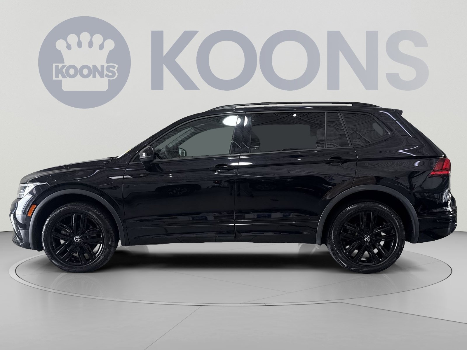 Used 2022 Volkswagen Tiguan SE R-Line AWD/4WD image 7