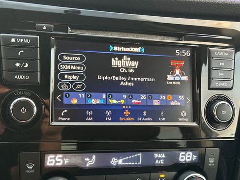 Used 2018 Nissan Rogue SV image 18