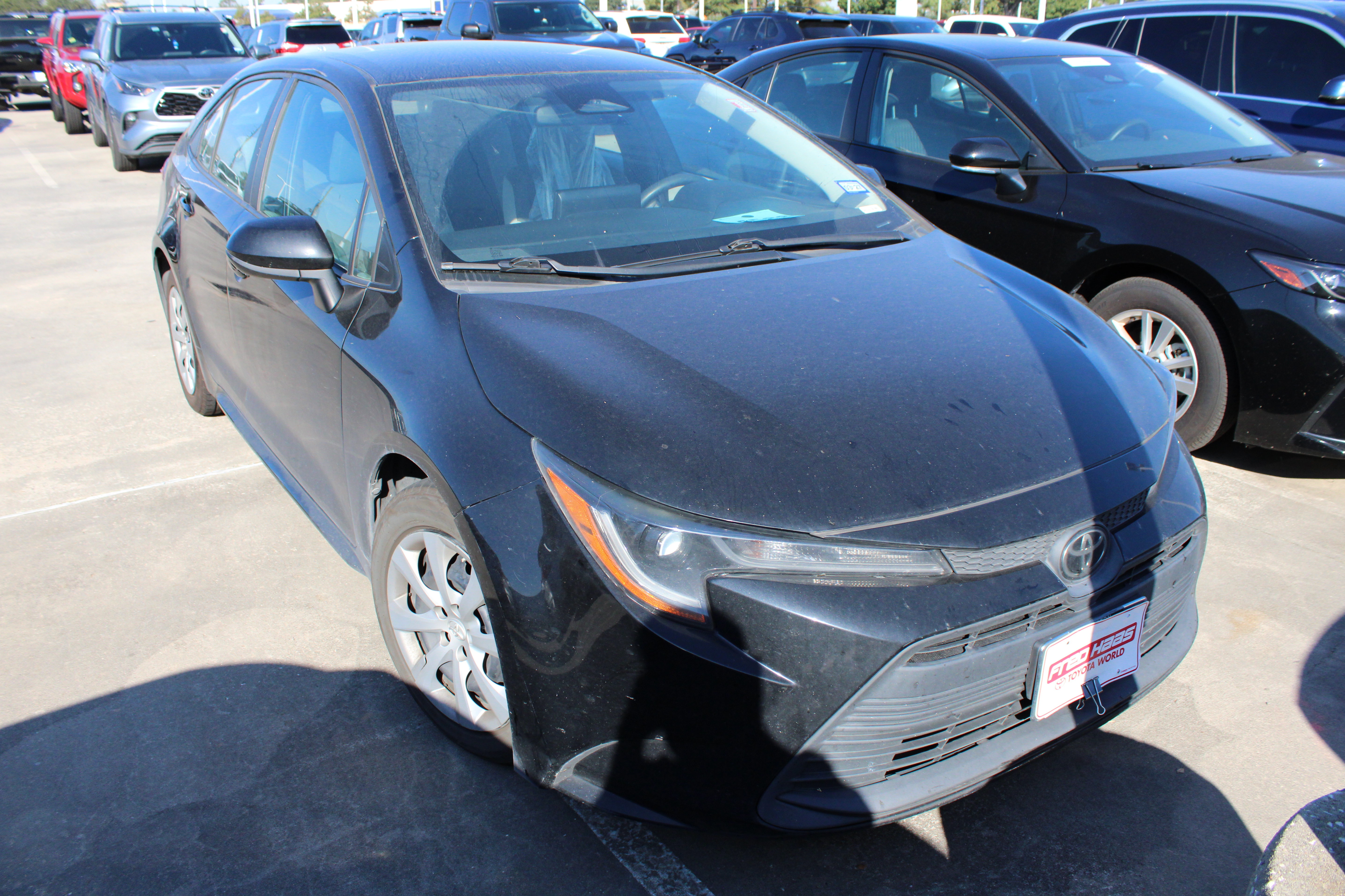 Used 2023 Toyota Corolla LE FWD image 2