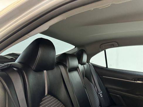 Used 2022 Toyota Camry SE image 30