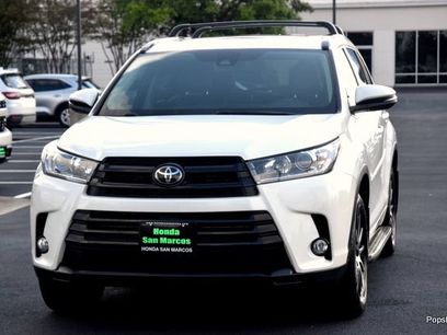 Used 2017 Toyota Highlander SE