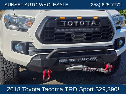 Used 2018 Toyota Tacoma TRD Sport AWD/4WD image 23