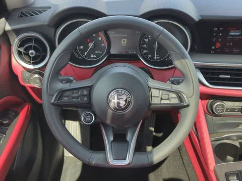Used 2021 Alfa Romeo Stelvio Ti AWD/4WD image 24