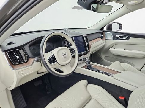 Used 2018 Volvo XC60 T6 Inscription w/ Luxury Seat Package image 28