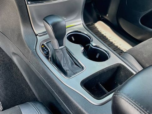 Certified 2022 Jeep Grand Cherokee Laredo X RWD image 17