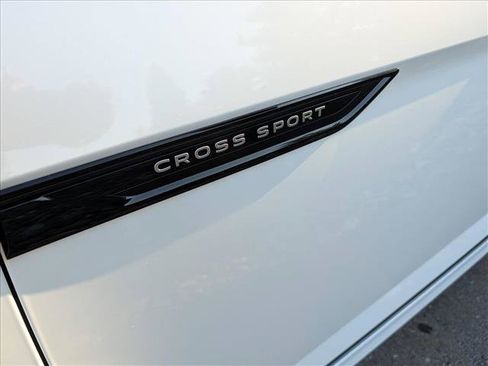 Certified 2025 Volkswagen Atlas Cross Sport SEL R-Line AWD/4WD image 10