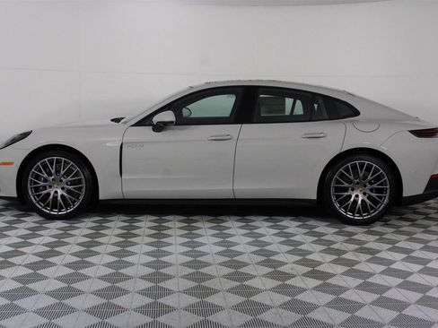 New 2026 Porsche Panamera 4 image 2