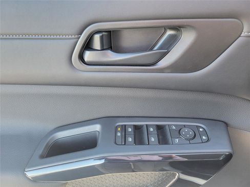 New 2025 Nissan Pathfinder SV image 21