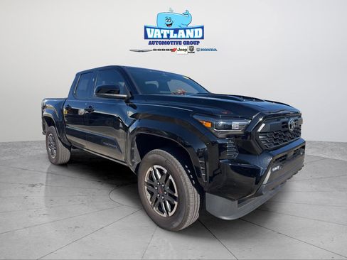 Used 2025 Toyota Tacoma TRD Sport image 30