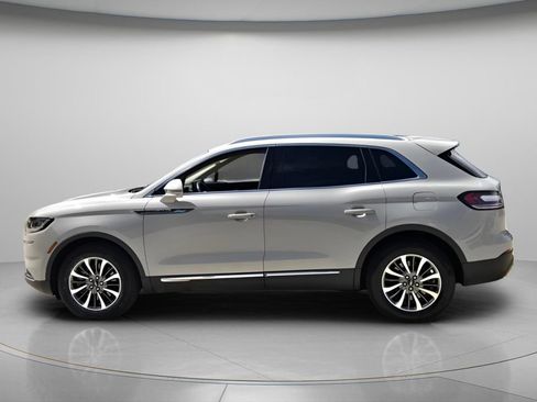 Used 2023 Lincoln Nautilus AWD w/ Premium Package image 3