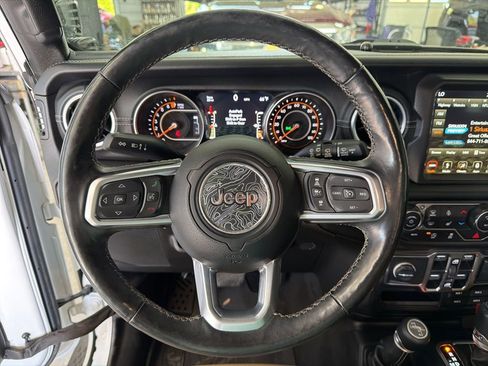 Used 2019 Jeep Wrangler Unlimited Sahara AWD/4WD image 64