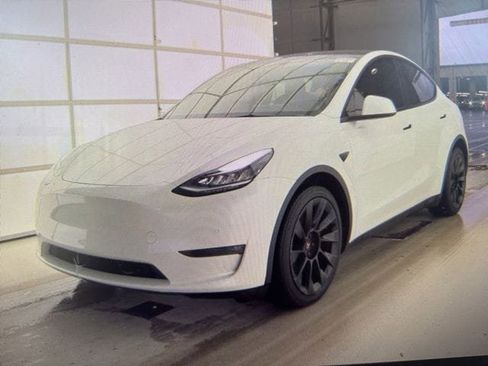Used 2021 Tesla Model Y Long Range AWD/4WD image 2