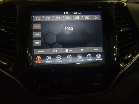 Used 2019 Jeep Cherokee Limited AWD/4WD image 25