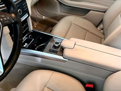 Used 2016 Mercedes-Benz E 350 4MATIC Sedan image 17