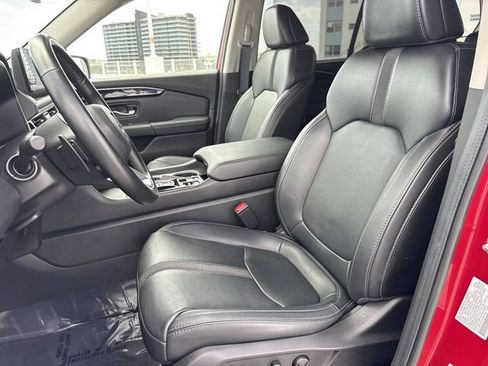 Used 2024 Honda Pilot Touring image 11