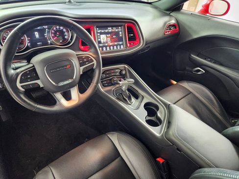 Used 2017 Dodge Challenger SXT Plus image 15