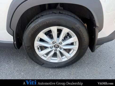 Used 2023 Toyota Corolla Cross LE w/ Moonroof Package AWD/4WD image 13
