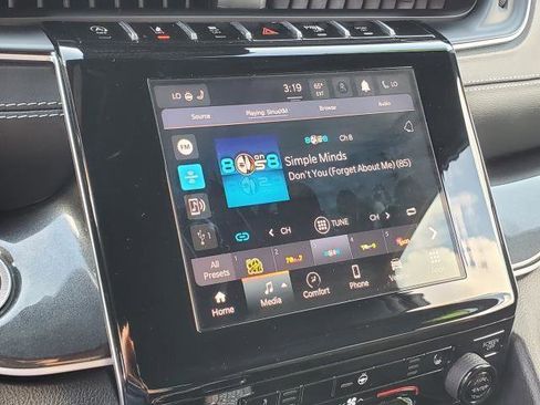 Used 2022 Jeep Grand Cherokee Altitude image 15