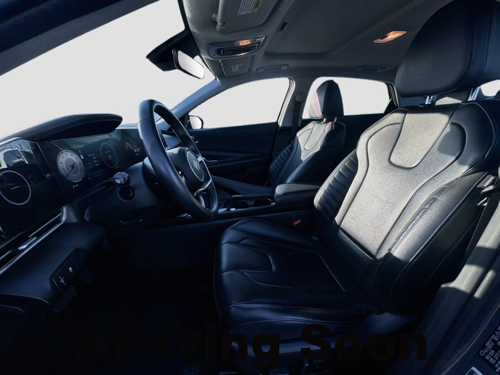 Used 2025 Hyundai Elantra Limited FWD image 6