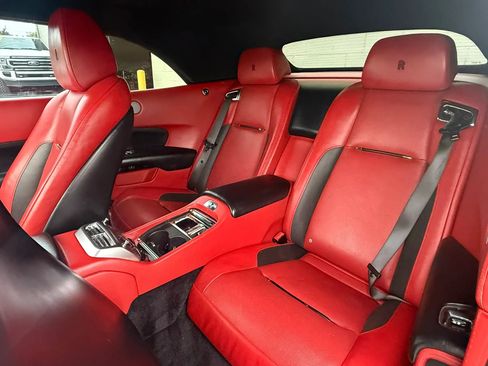Used 2018 Rolls-Royce Dawn RWD image 29