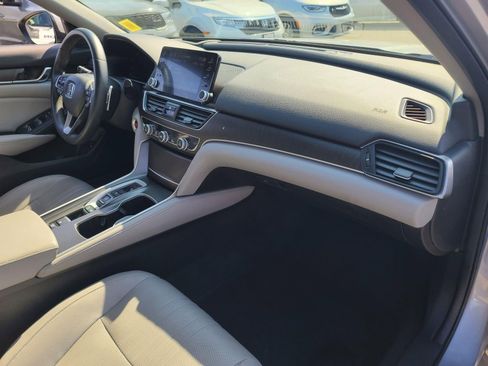 Used 2018 Honda Accord Touring image 21