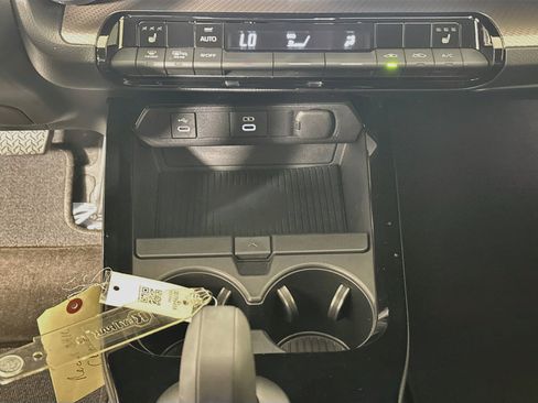 Used 2023 Toyota Prius XLE FWD image 23