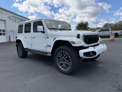 Used 2024 Jeep Wrangler High Altitude AWD/4WD image 19