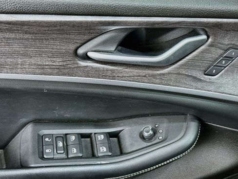 Used 2023 Jeep Grand Cherokee L Limited RWD image 11