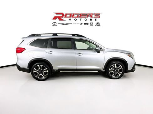 Used 2023 Subaru Ascent Limited AWD/4WD image 9