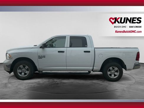 Used 2022 RAM 1500 Classic SLT AWD/4WD image 5