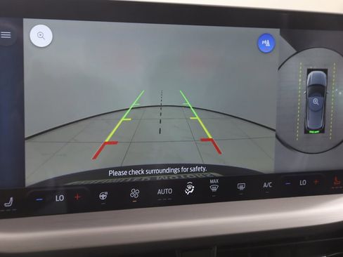 Used 2023 Ford Escape Platinum image 10