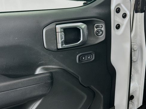 Used 2023 Jeep Wrangler Unlimited Rubicon 4xe AWD/4WD image 15
