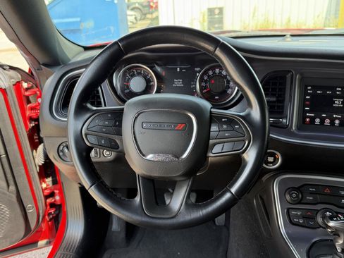 Used 2021 Dodge Challenger SXT RWD image 19