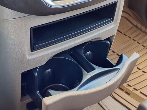 Used 2016 Chrysler Town & Country Touring w/ Driver Convenience Group FWD image 16