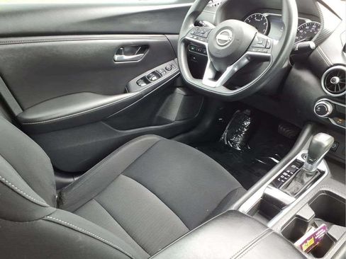 Used 2024 Nissan Sentra SV FWD image 10