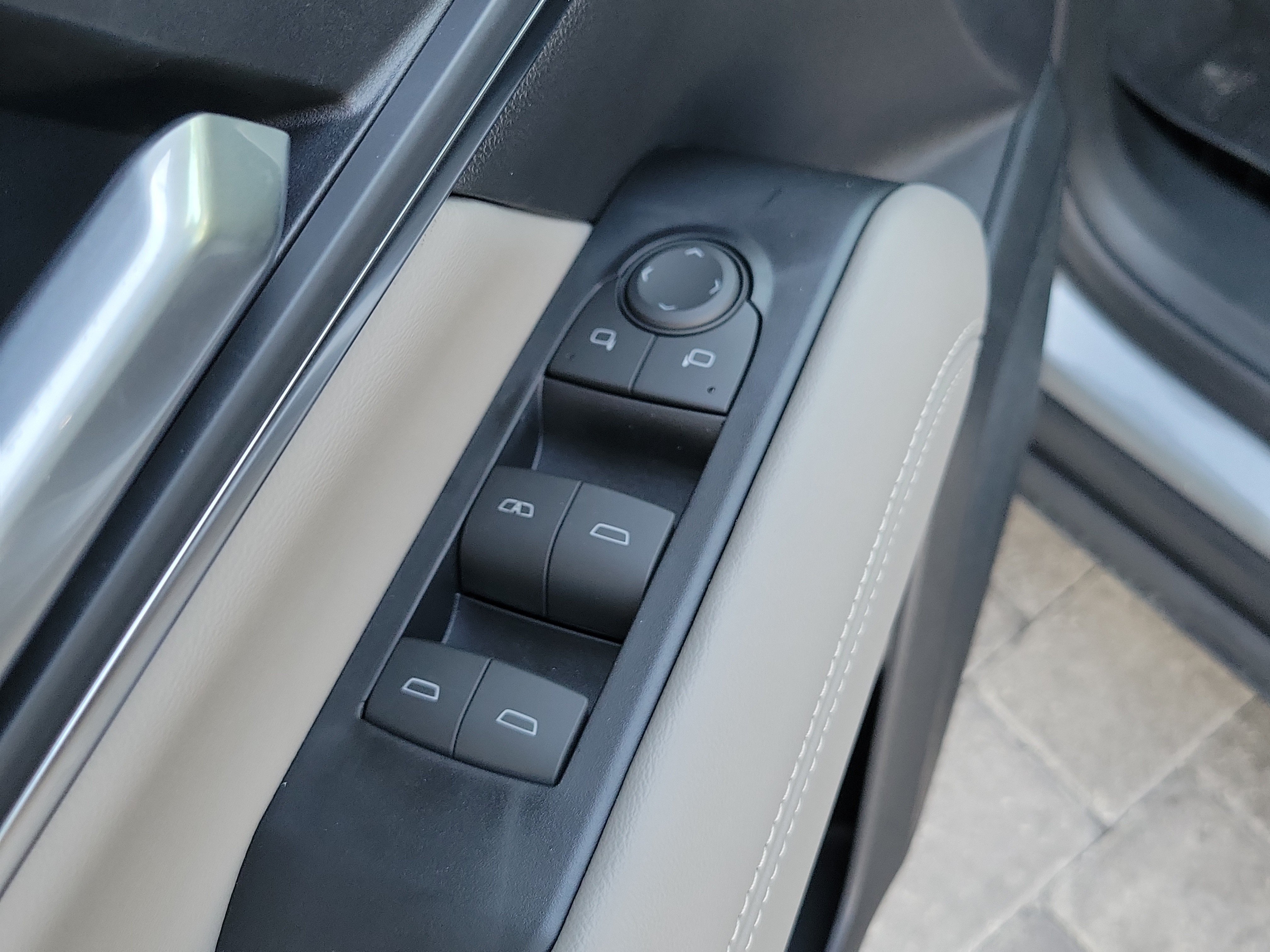 New 2027 GMC Terrain Elevation w/ LPO, Floor Liner Package FWD image 18